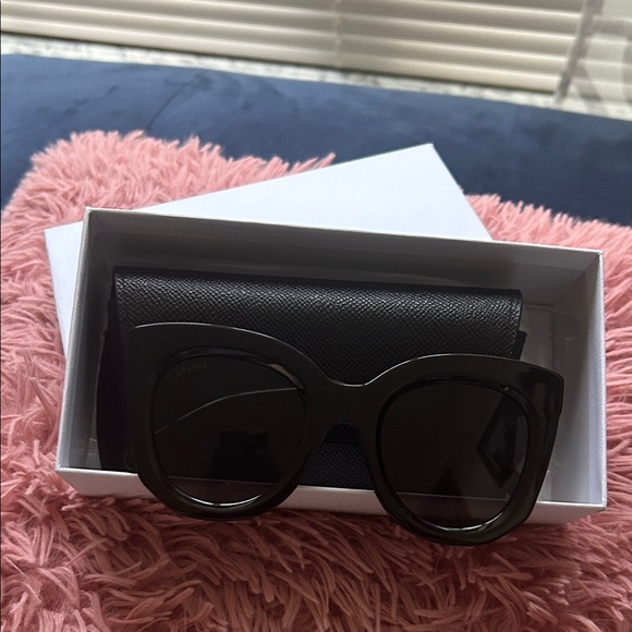 Glossy Black Sunglasses - Picture 1 of 5